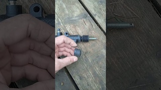 Рвет пыльник рабочего цилиндра сцепления ВАЗ-2107. Что делать? #auto #авто #ваз #ваз-2107