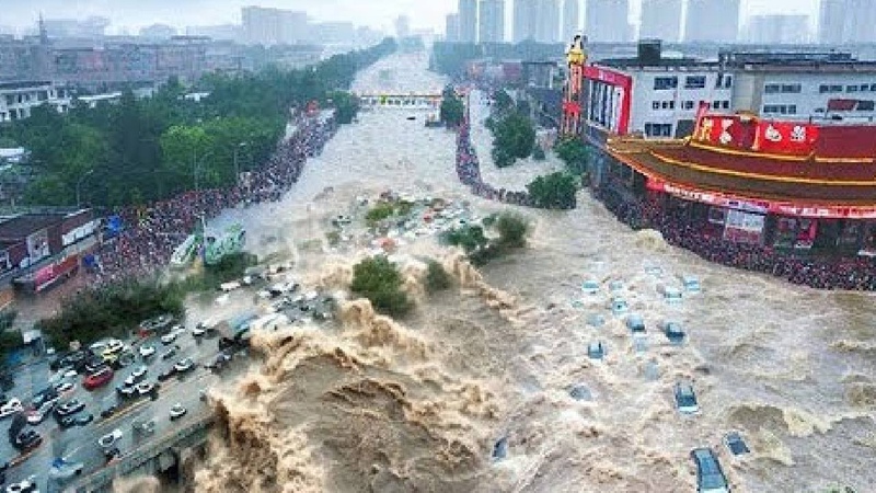 Наводнение хуанхэ 1931. Наводнение фото. Наводнение в китае 2021. Наводнение 2020. Потоп в уссурийске.