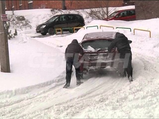 Мартовский снегопад засыпал город