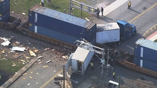 IDIOT TRUCKS, CARS VS TRAINS 2023| TRUCK STUCK ON TRAIN TRACKS , TRAINS CRASHING & DERAILMENT 2023