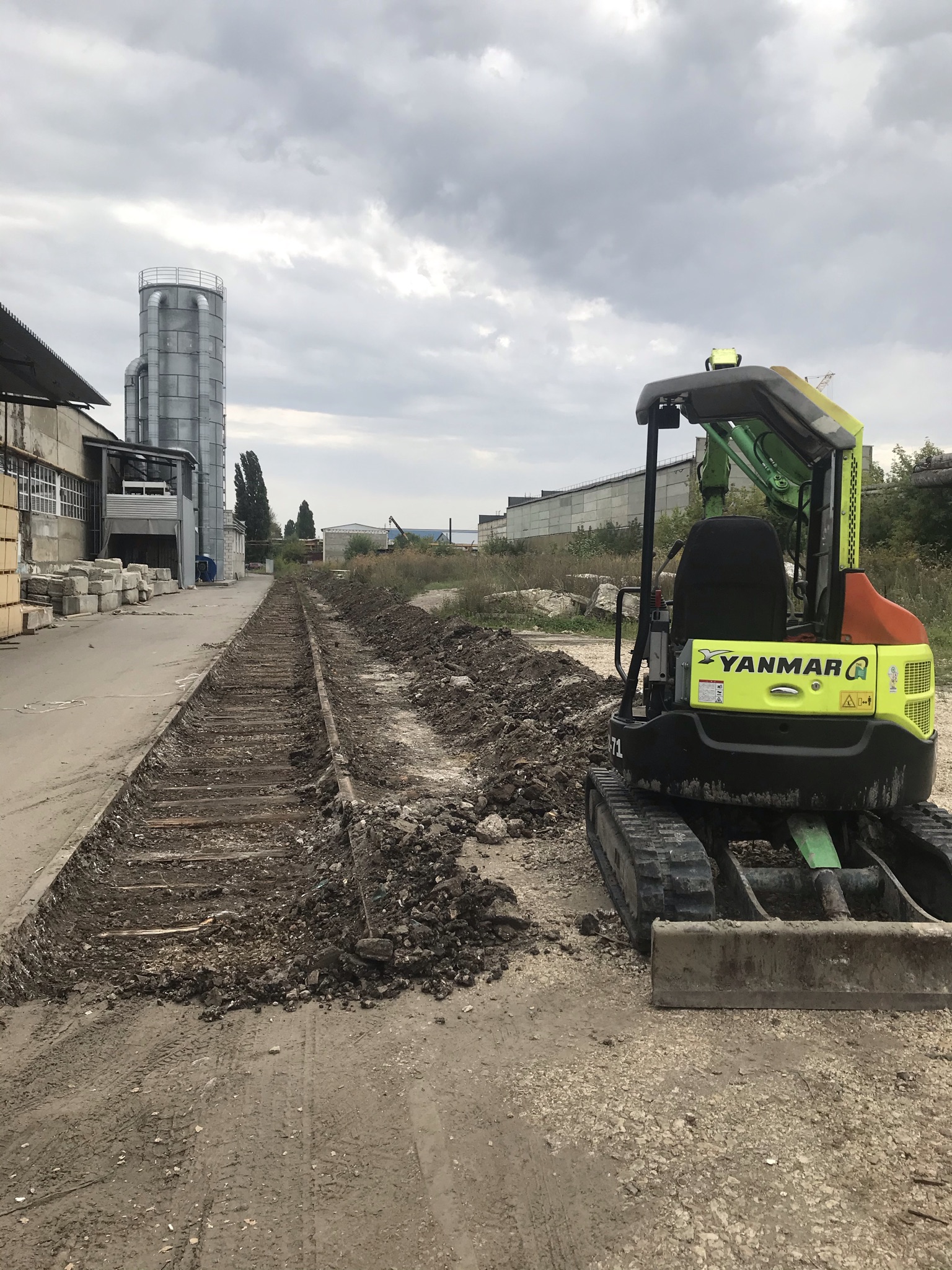 Услуги мини экскаватора, миниэкскаватор в Пензе.