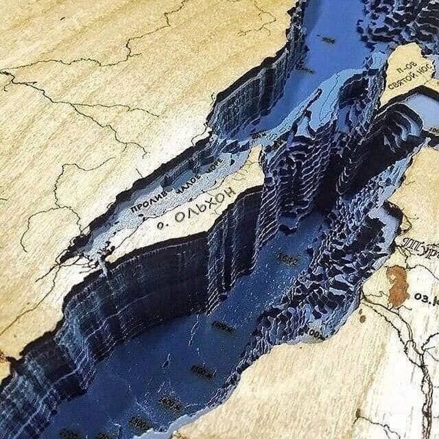 Как выглядит озеро Байкал без воды.Наибольшая глубина - 1642 метра.